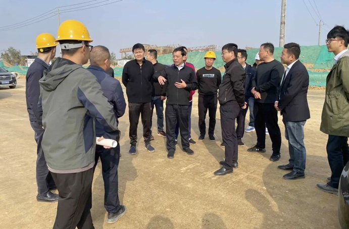 市政公用集團(tuán)萬義輝深入朱橋東路綜合管廊及基礎(chǔ)設(shè)施建設(shè)工程、昌東三路道路建設(shè)工程檢查指導(dǎo)